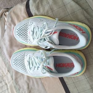 Hoka Clifton shoes 8 Wide